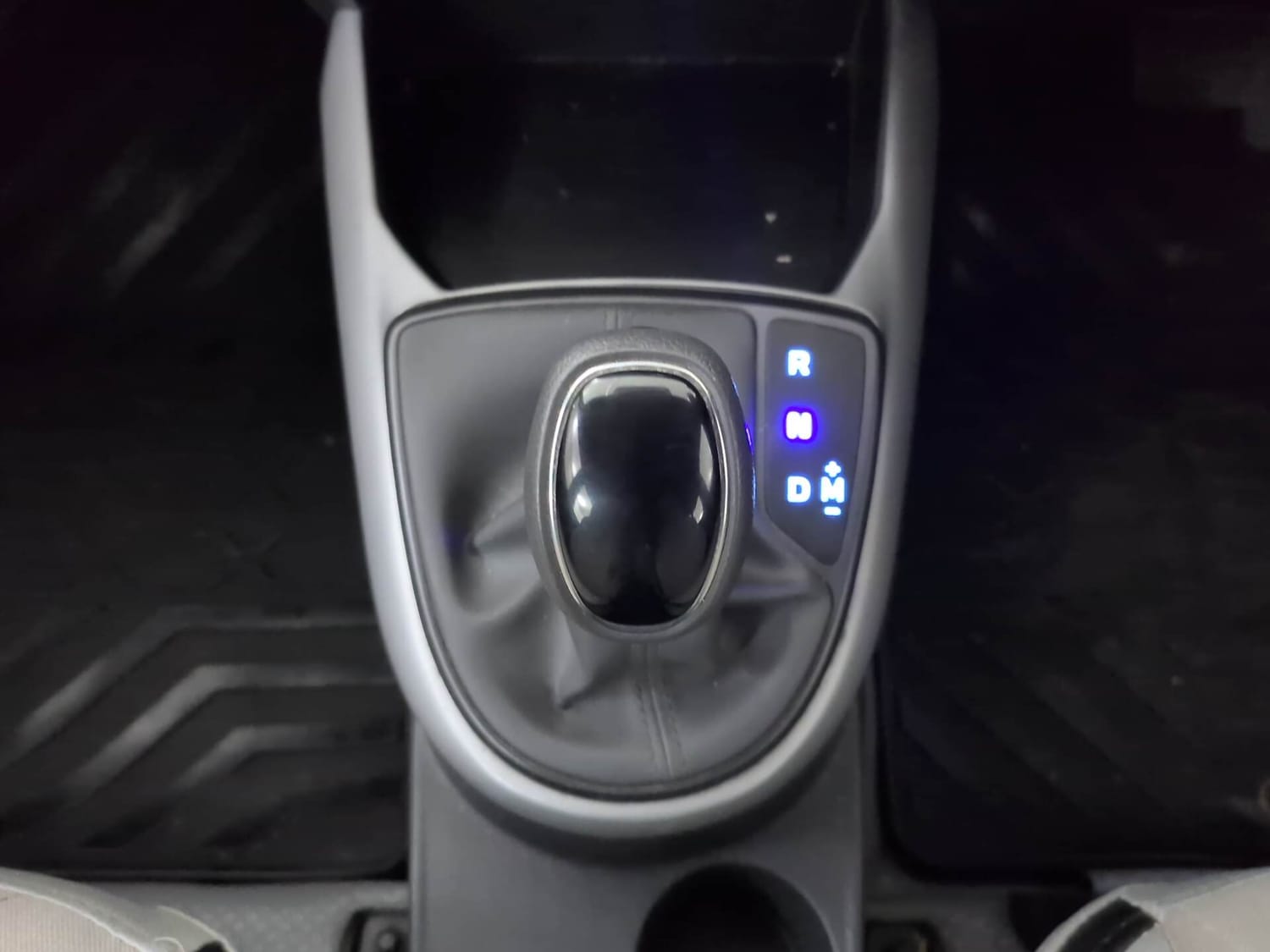 Used 2021 Hyundai Grand i10 Nios Sportz AMT 1.2 CRDi Diesel Automatic interior GEAR  KNOB VIEW