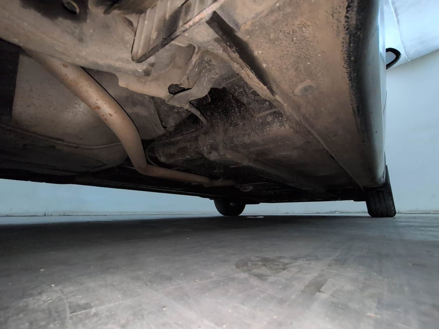 Used 2021 Hyundai Grand i10 Nios Sportz AMT 1.2 CRDi Diesel Automatic extra REAR RIGHT UNDERBODY VIEW
