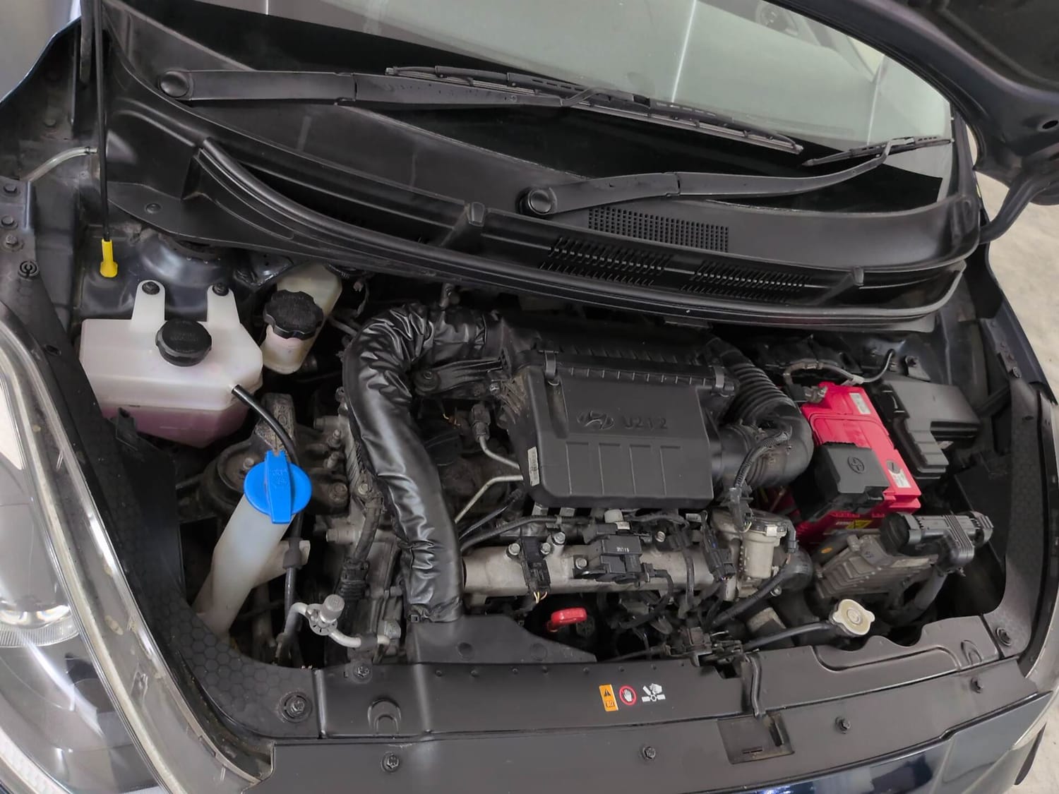 Used 2021 Hyundai Grand i10 Nios Sportz AMT 1.2 CRDi Diesel Automatic engine ENGINE RIGHT SIDE VIEW