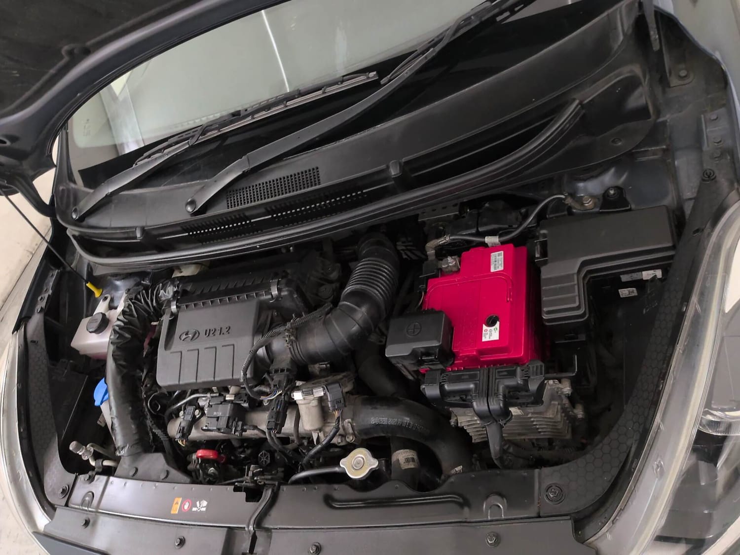 Used 2021 Hyundai Grand i10 Nios Sportz AMT 1.2 CRDi Diesel Automatic engine ENGINE LEFT SIDE VIEW