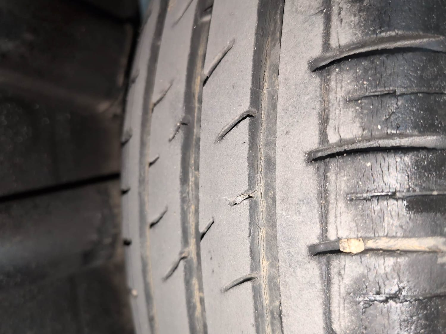 Used 2021 Hyundai Grand i10 Nios Sportz AMT 1.2 CRDi Diesel Automatic tyres LEFT REAR TYRE TREAD VIEW