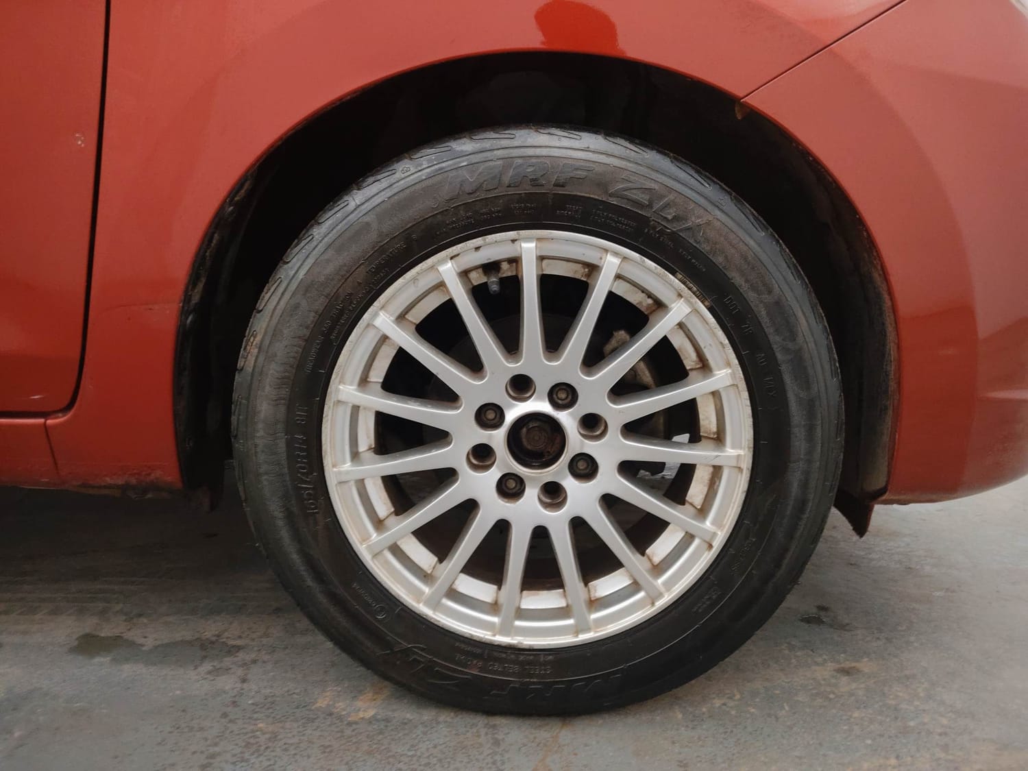 Used 2014 Maruti Suzuki Celerio VXi AMT Petrol Automatic tyres RIGHT FRONT TYRE RIM VIEW