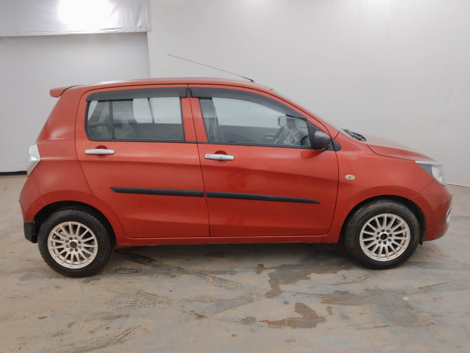 Used 2014 Maruti Suzuki Celerio VXi AMT Petrol Automatic exterior RIGHT SIDE VIEW