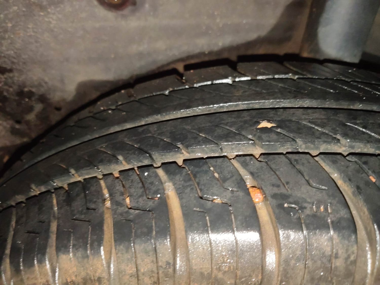 Used 2014 Maruti Suzuki Celerio VXi AMT Petrol Automatic tyres LEFT REAR TYRE TREAD VIEW