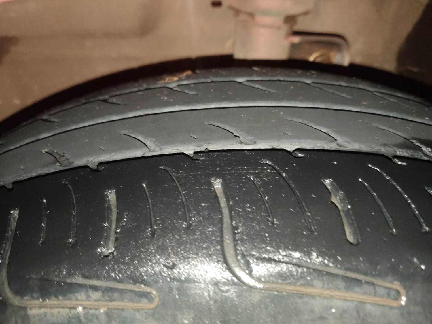 Used 2014 Maruti Suzuki Celerio VXi AMT Petrol Automatic tyres LEFT FRONT TYRE TREAD VIEW