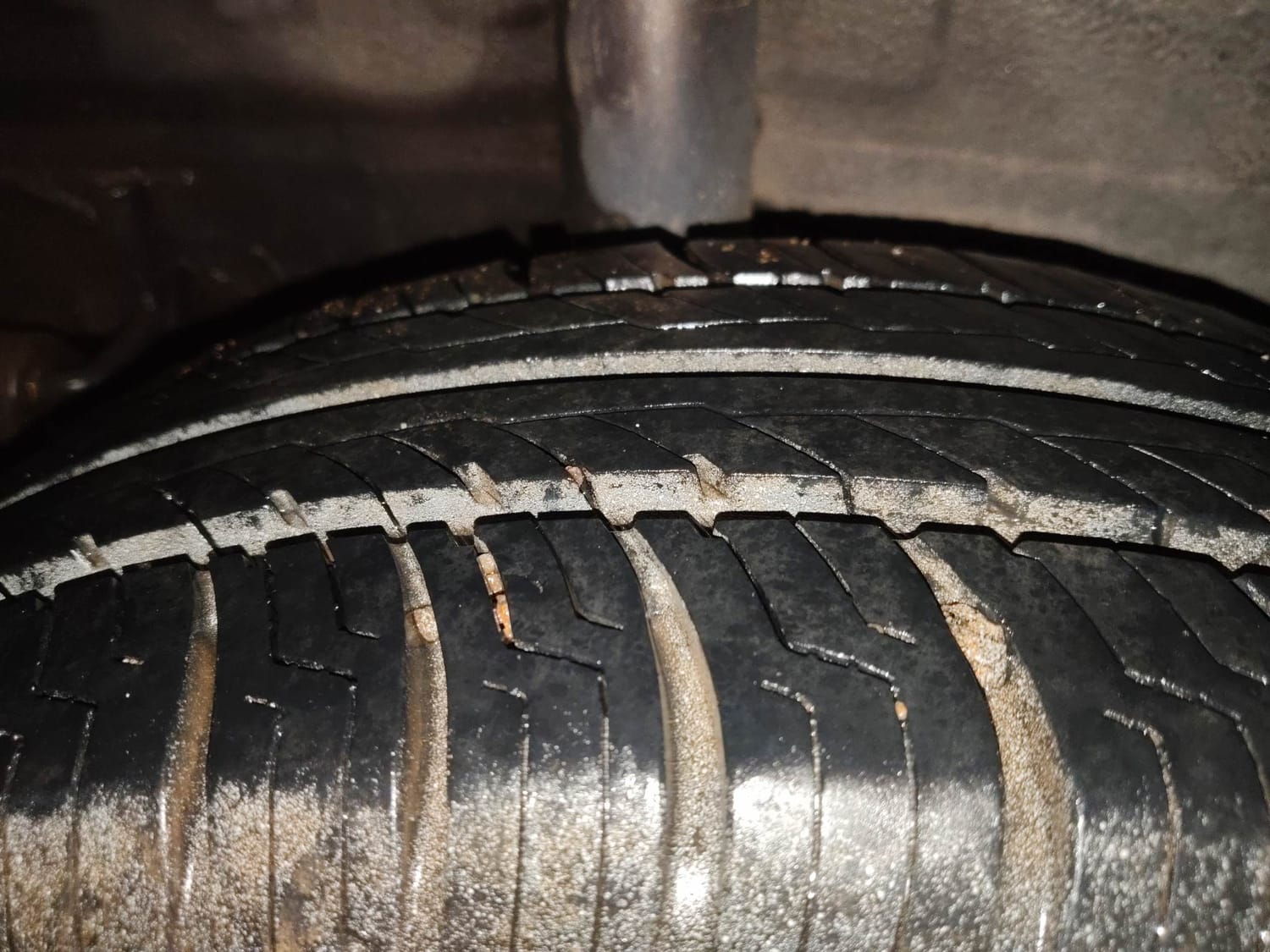 Used 2014 Maruti Suzuki Celerio VXi AMT Petrol Automatic tyres RIGHT REAR TYRE TREAD VIEW
