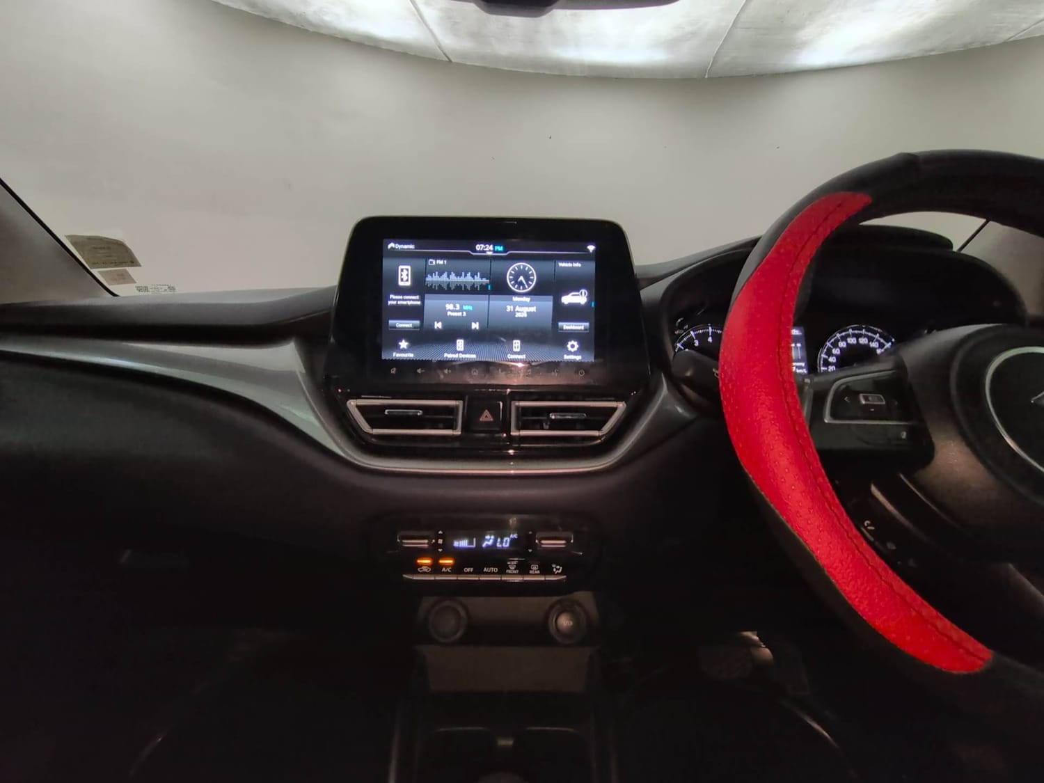 Used 2023 Maruti Suzuki Baleno Alpha AGS Petrol Automatic interior MUSIC SYSTEM & AC CONTROL VIEW