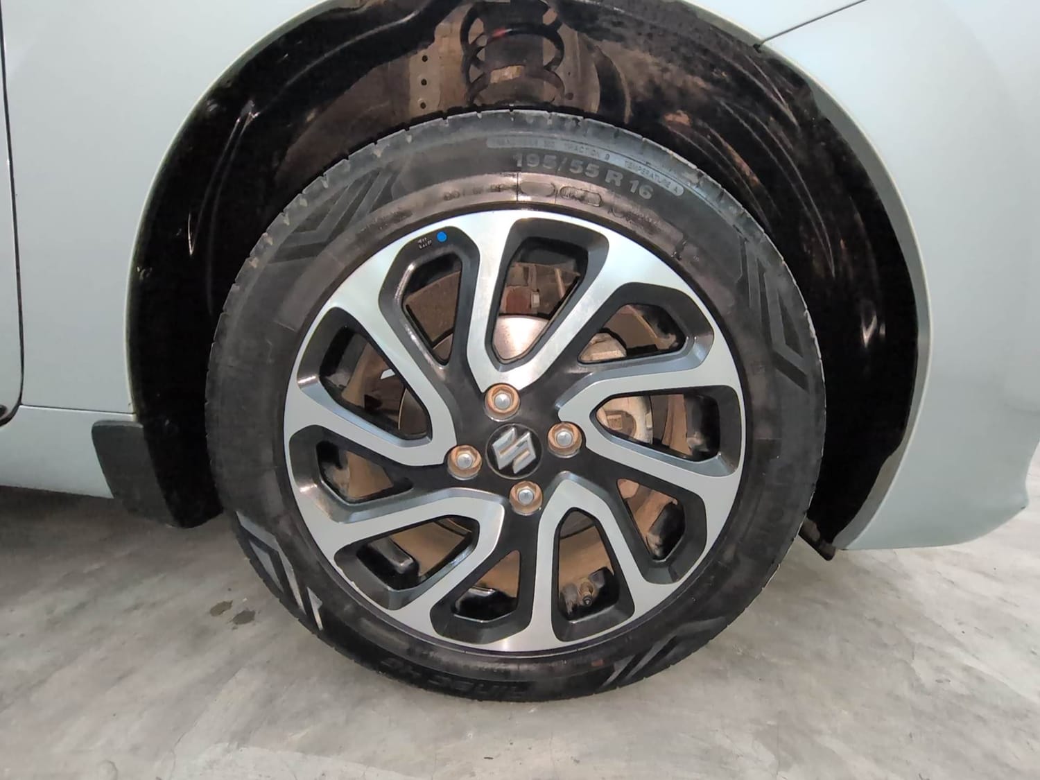 Used 2023 Maruti Suzuki Baleno Alpha AGS Petrol Automatic tyres RIGHT FRONT TYRE RIM VIEW