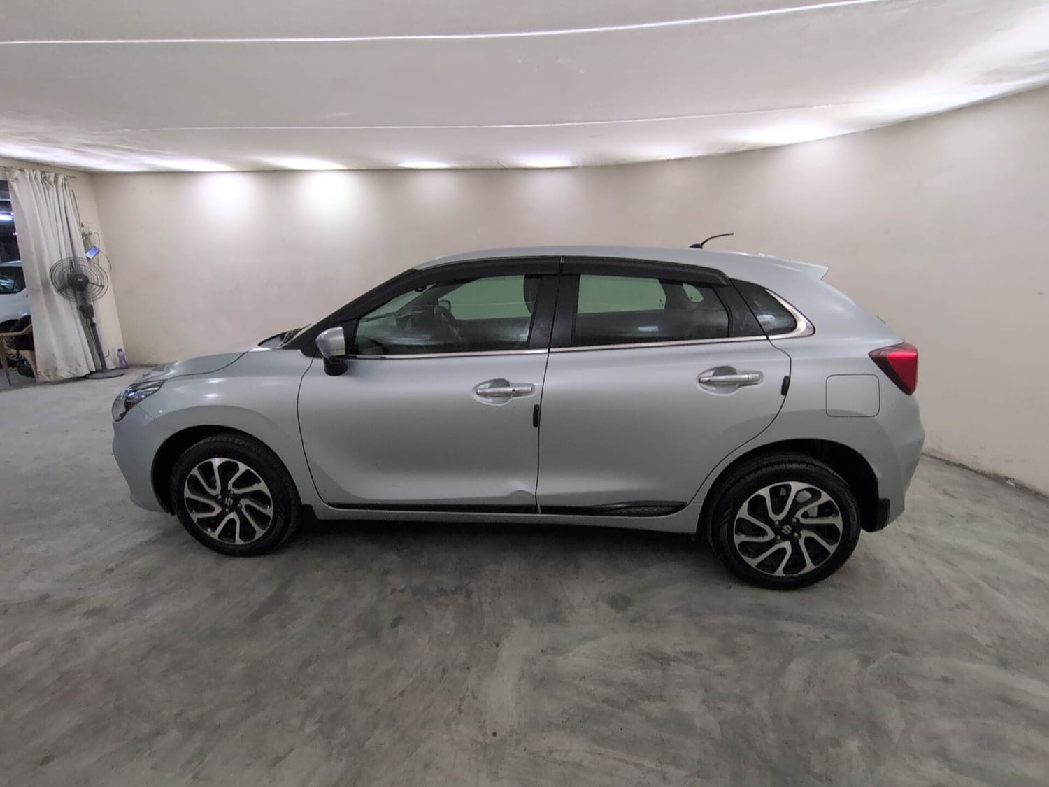 Used 2023 Maruti Suzuki Baleno Alpha AGS Petrol Automatic exterior LEFT SIDE VIEW