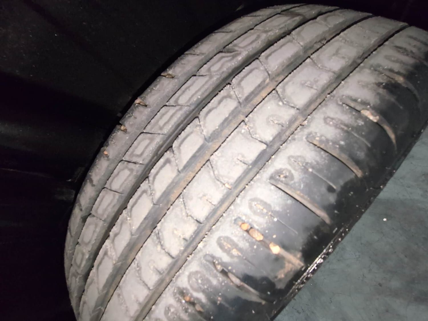 Used 2023 Maruti Suzuki Baleno Alpha AGS Petrol Automatic tyres RIGHT REAR TYRE TREAD VIEW