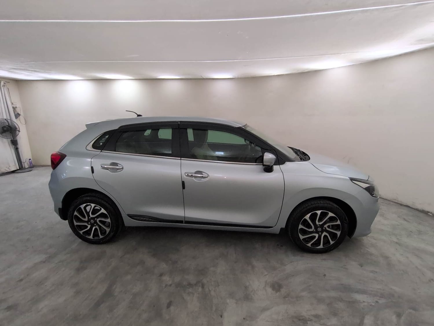 Used 2023 Maruti Suzuki Baleno Alpha AGS Petrol Automatic exterior RIGHT SIDE VIEW