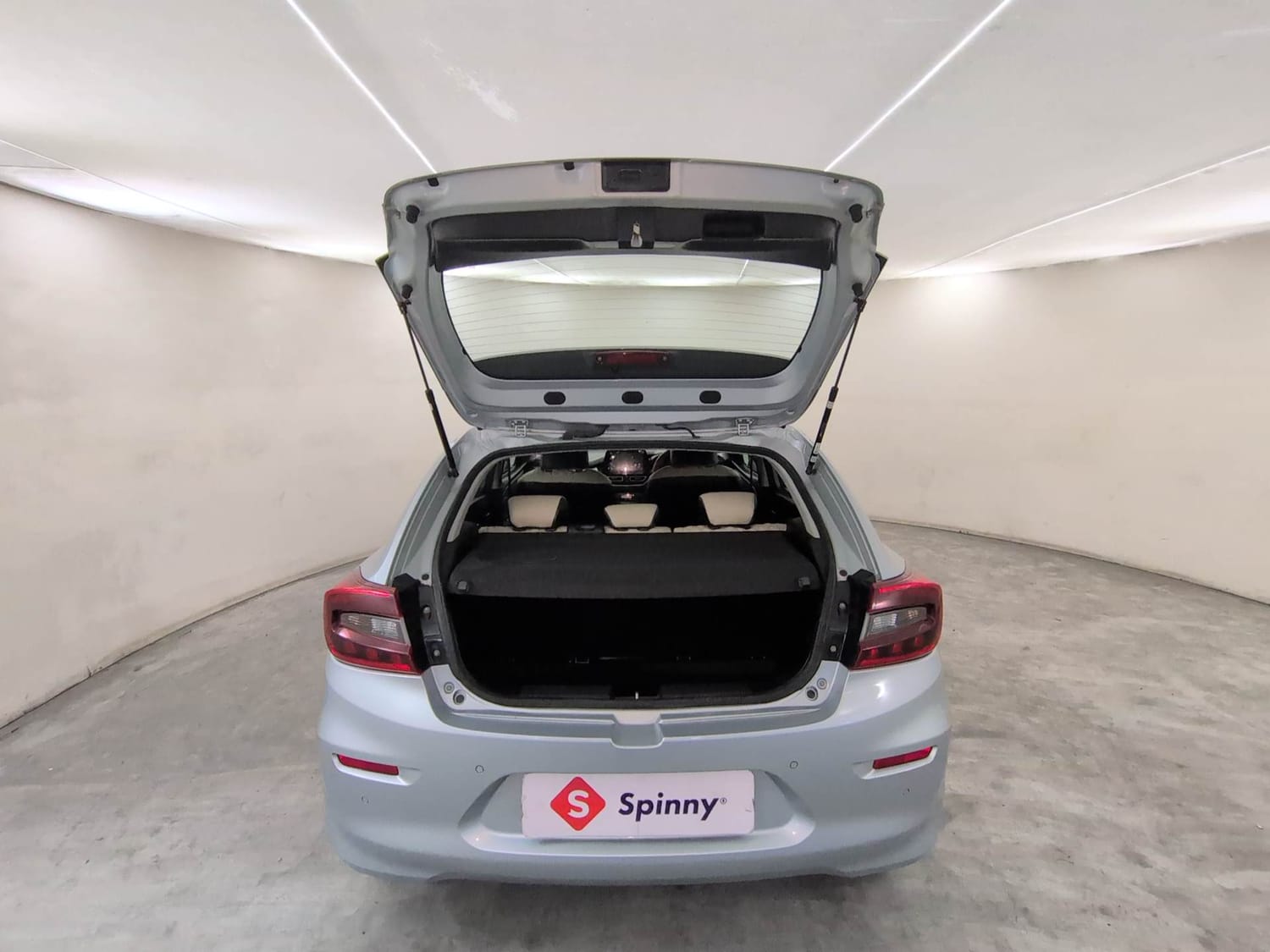 Used 2023 Maruti Suzuki Baleno Alpha AGS Petrol Automatic interior DICKY DOOR OPEN VIEW