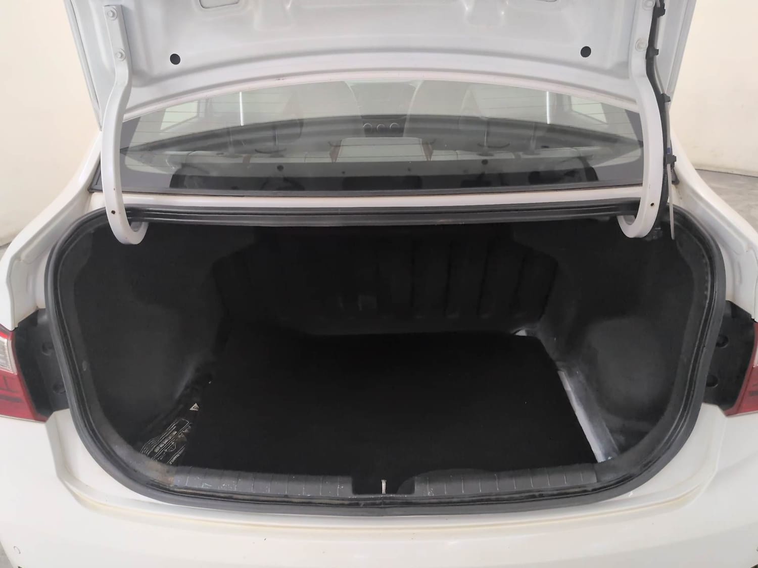 Used 2018 Hyundai Xcent S Petrol Manual interior DICKY INSIDE VIEW