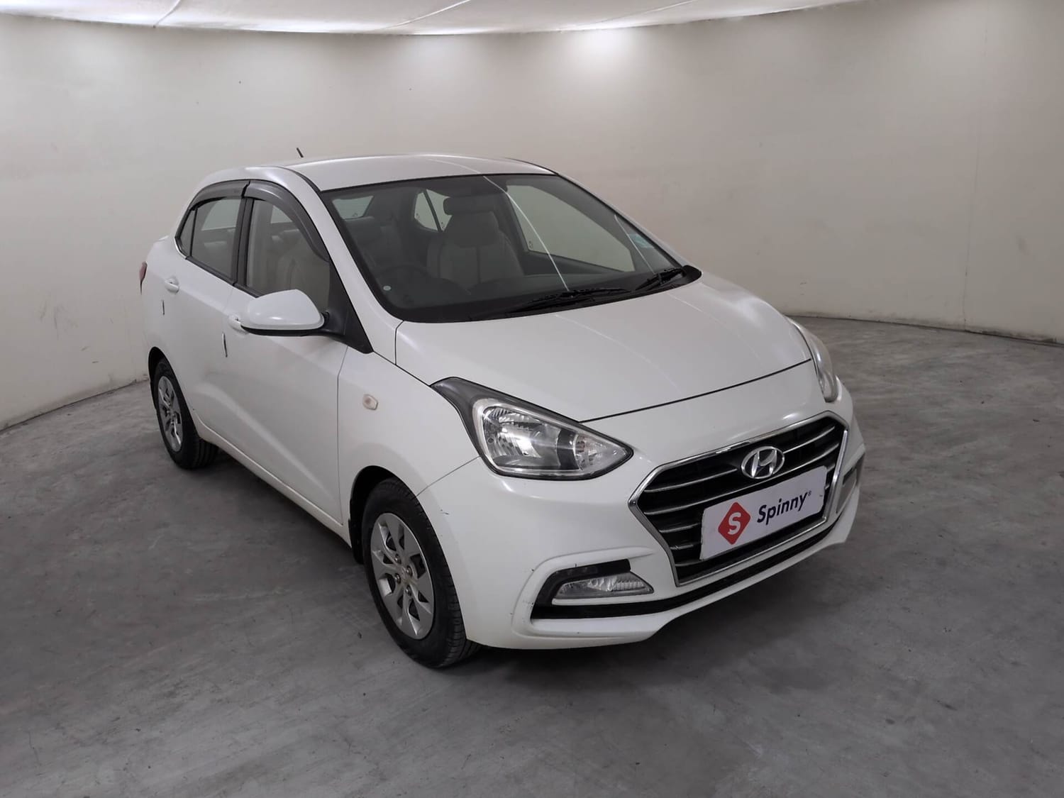 Used 2018 Hyundai Xcent S Petrol Manual exterior RIGHT FRONT CORNER VIEW