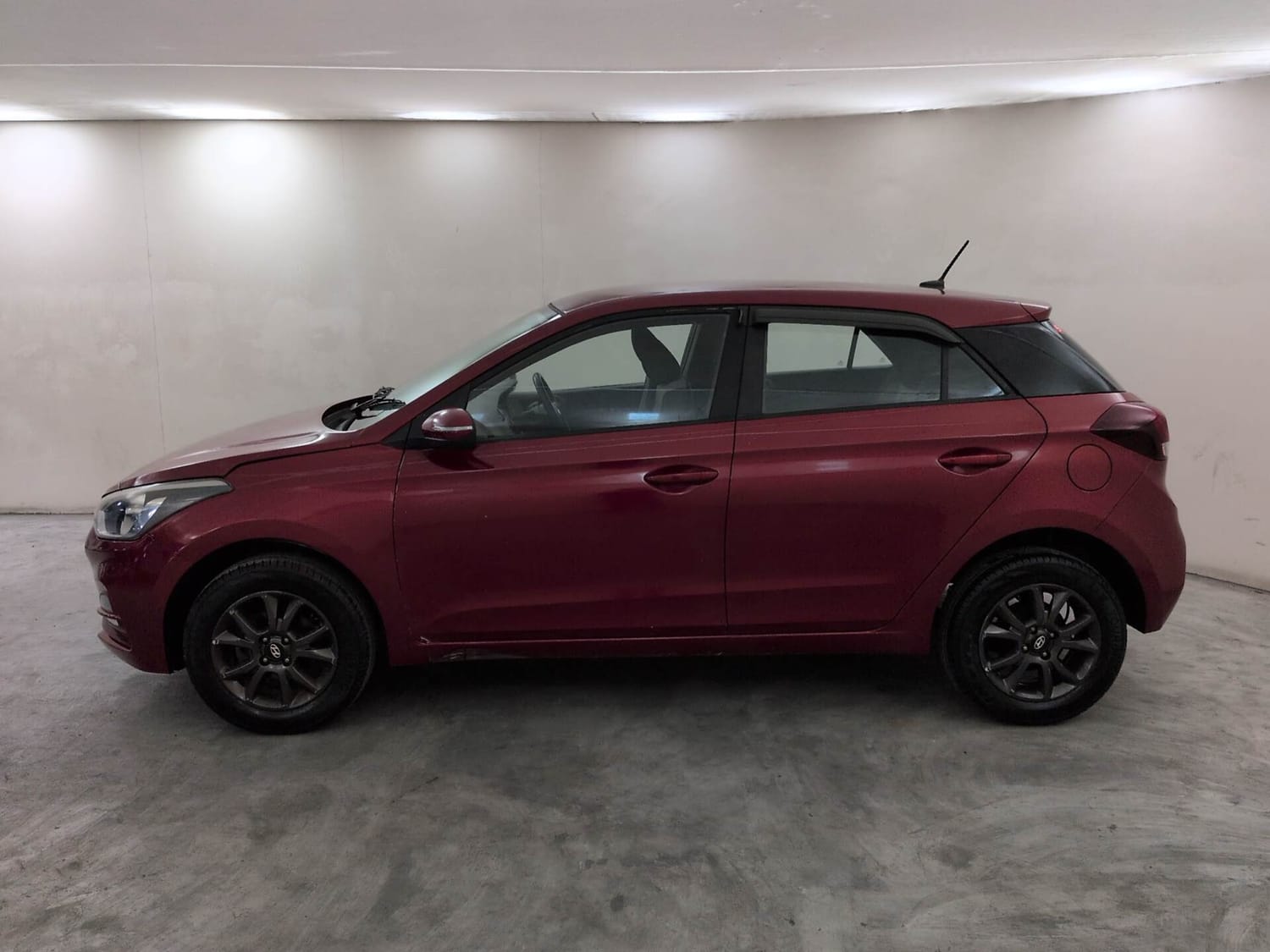 Used 2019 Hyundai Elite i20 Sportz Plus 1.2 Petrol Manual exterior LEFT SIDE VIEW
