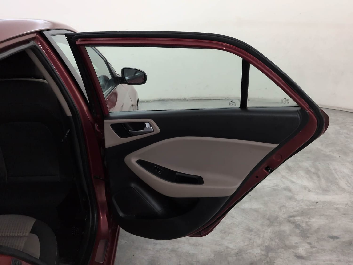 Used 2019 Hyundai Elite i20 Sportz Plus 1.2 Petrol Manual interior RIGHT REAR DOOR OPEN VIEW