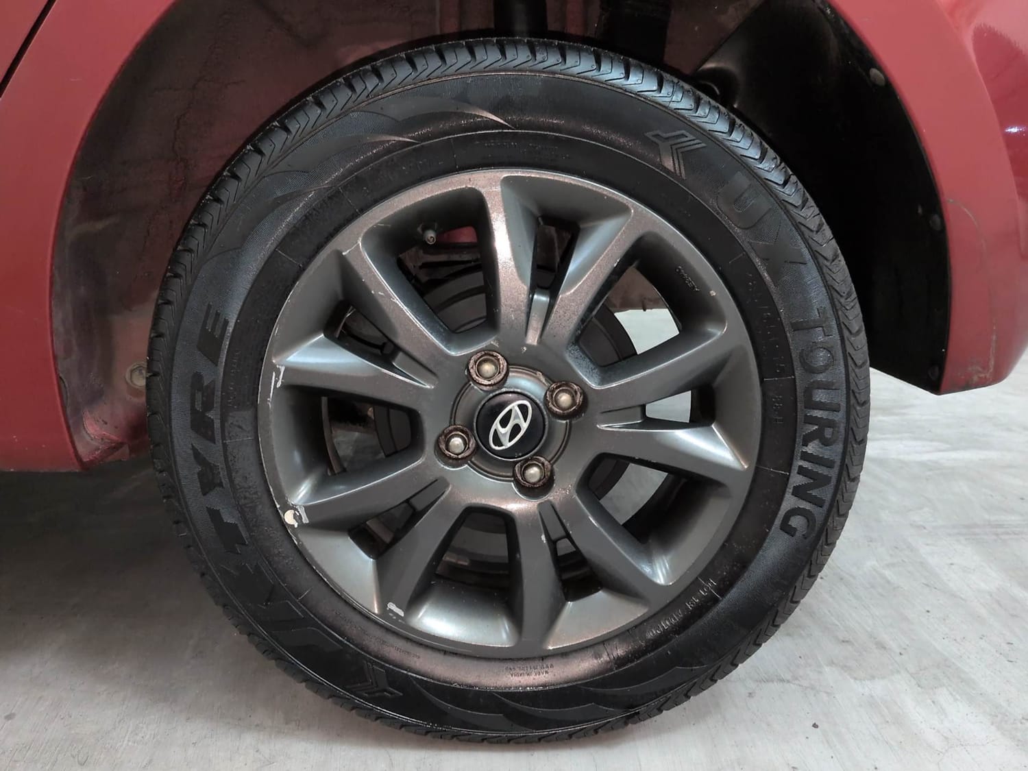Used 2019 Hyundai Elite i20 Sportz Plus 1.2 Petrol Manual tyres LEFT REAR TYRE RIM VIEW
