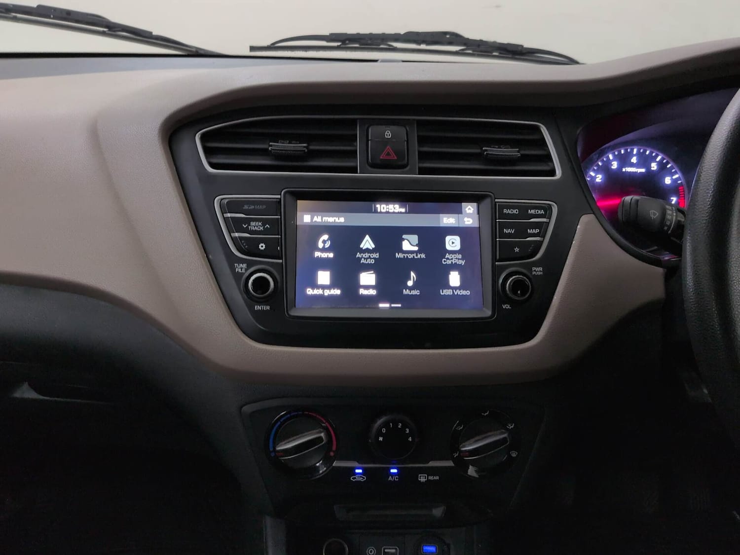 Used 2019 Hyundai Elite i20 Sportz Plus 1.2 Petrol Manual interior MUSIC SYSTEM & AC CONTROL VIEW