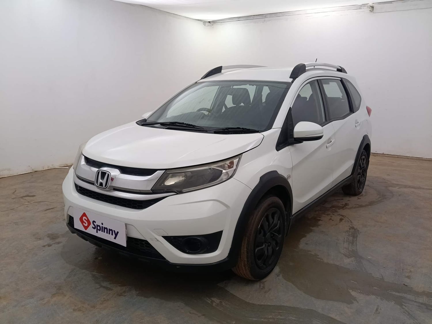 Used 2016 Honda BR-V S Petrol Petrol Manual exterior LEFT FRONT CORNER VIEW