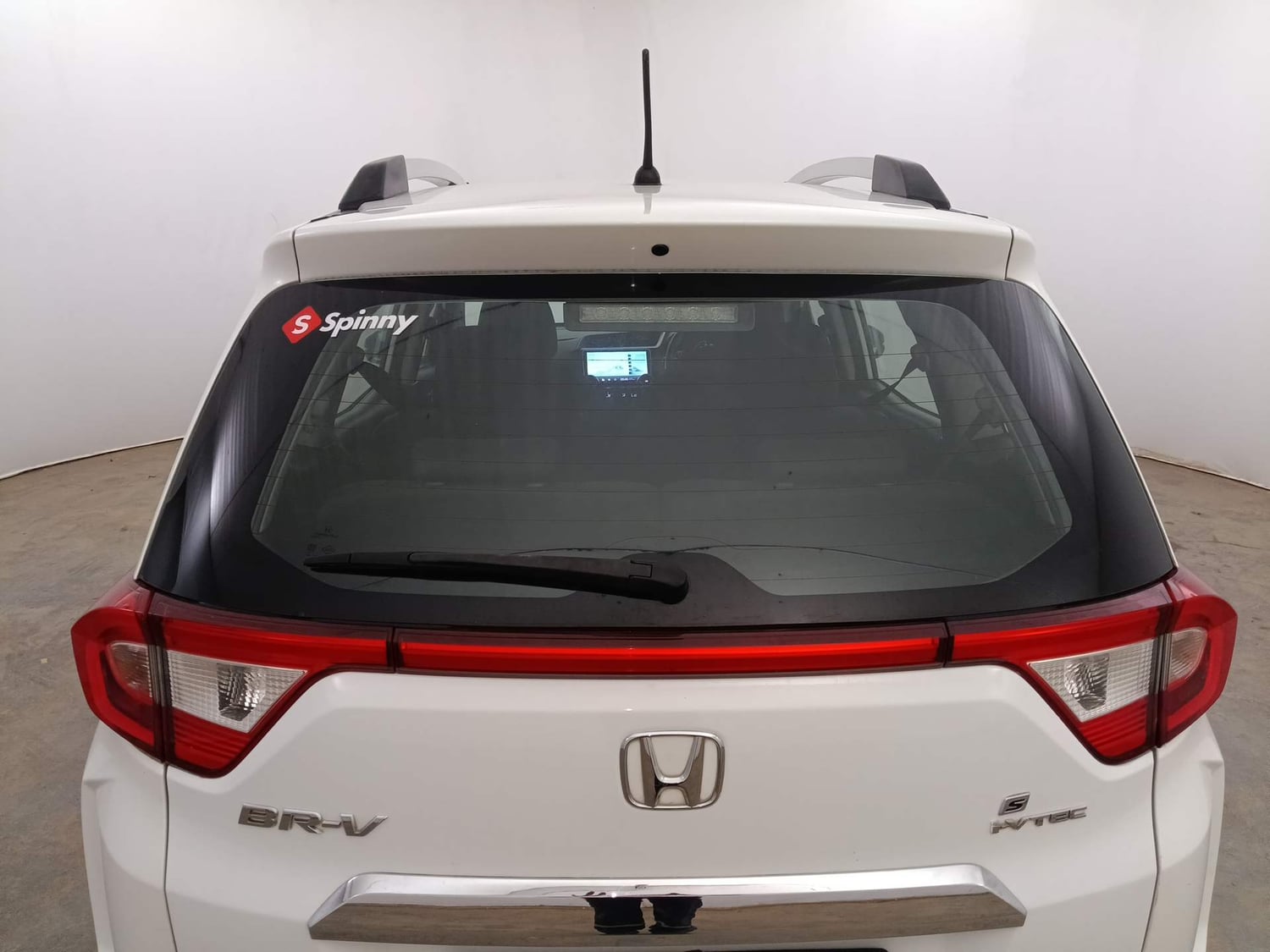 Used 2016 Honda BR-V S Petrol Petrol Manual exterior BACK WINDSHIELD VIEW