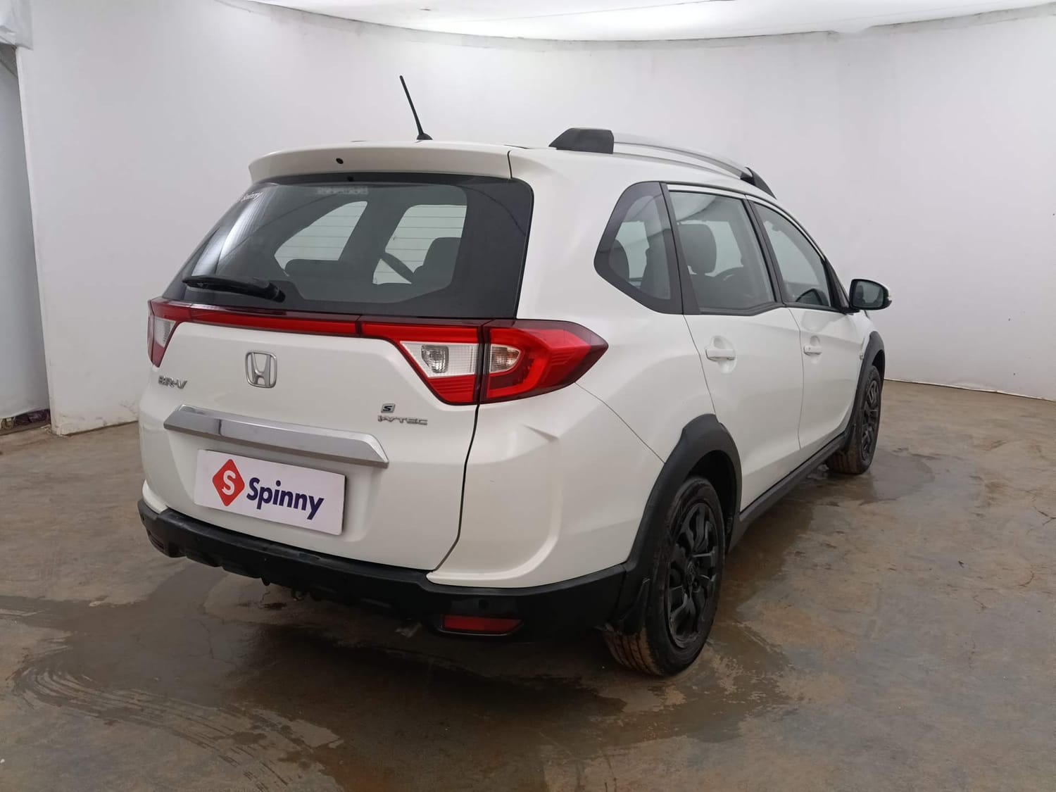 Used 2016 Honda BR-V S Petrol Petrol Manual exterior RIGHT REAR CORNER VIEW