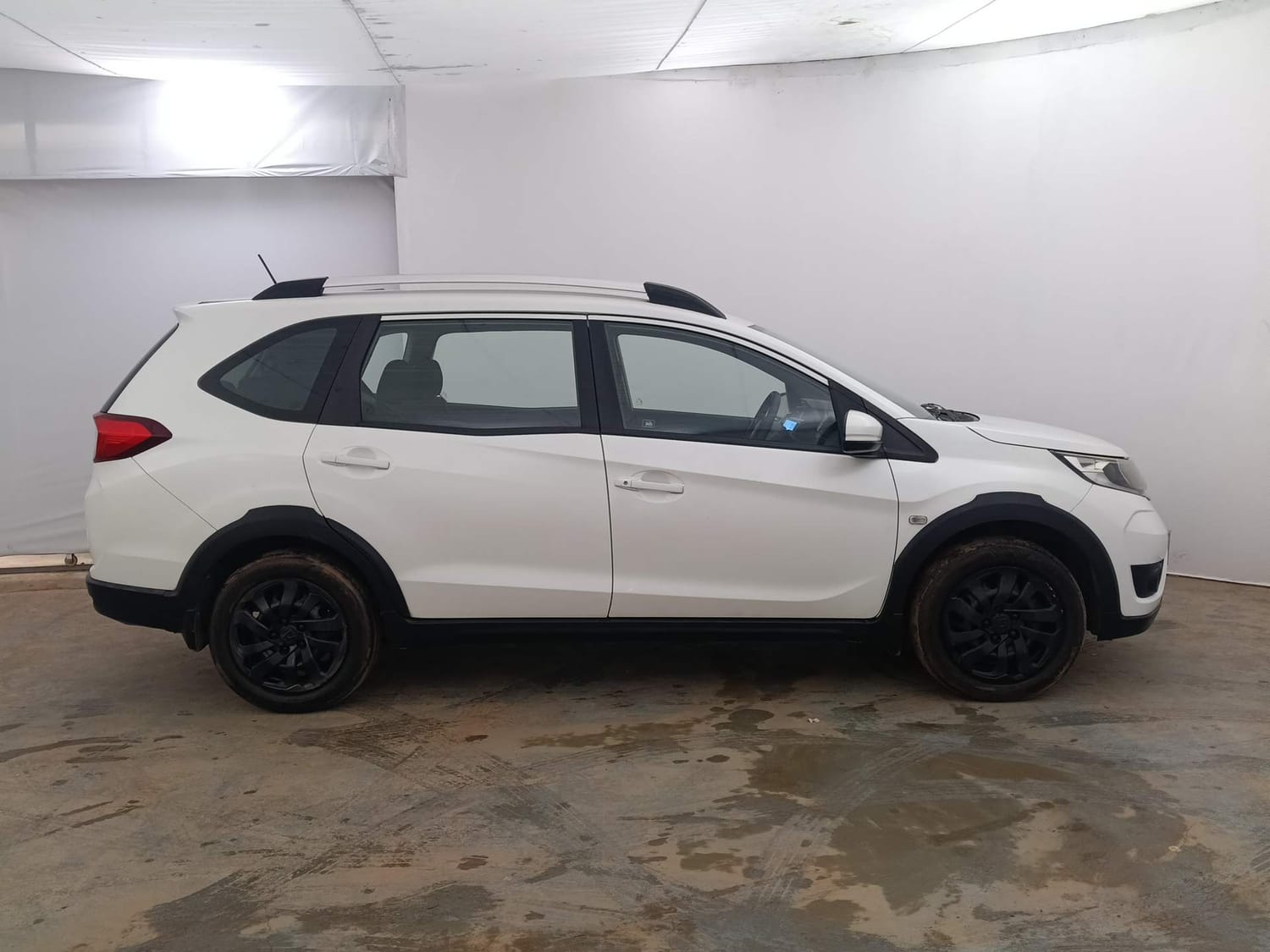 Used 2016 Honda BR-V S Petrol Petrol Manual exterior RIGHT SIDE VIEW