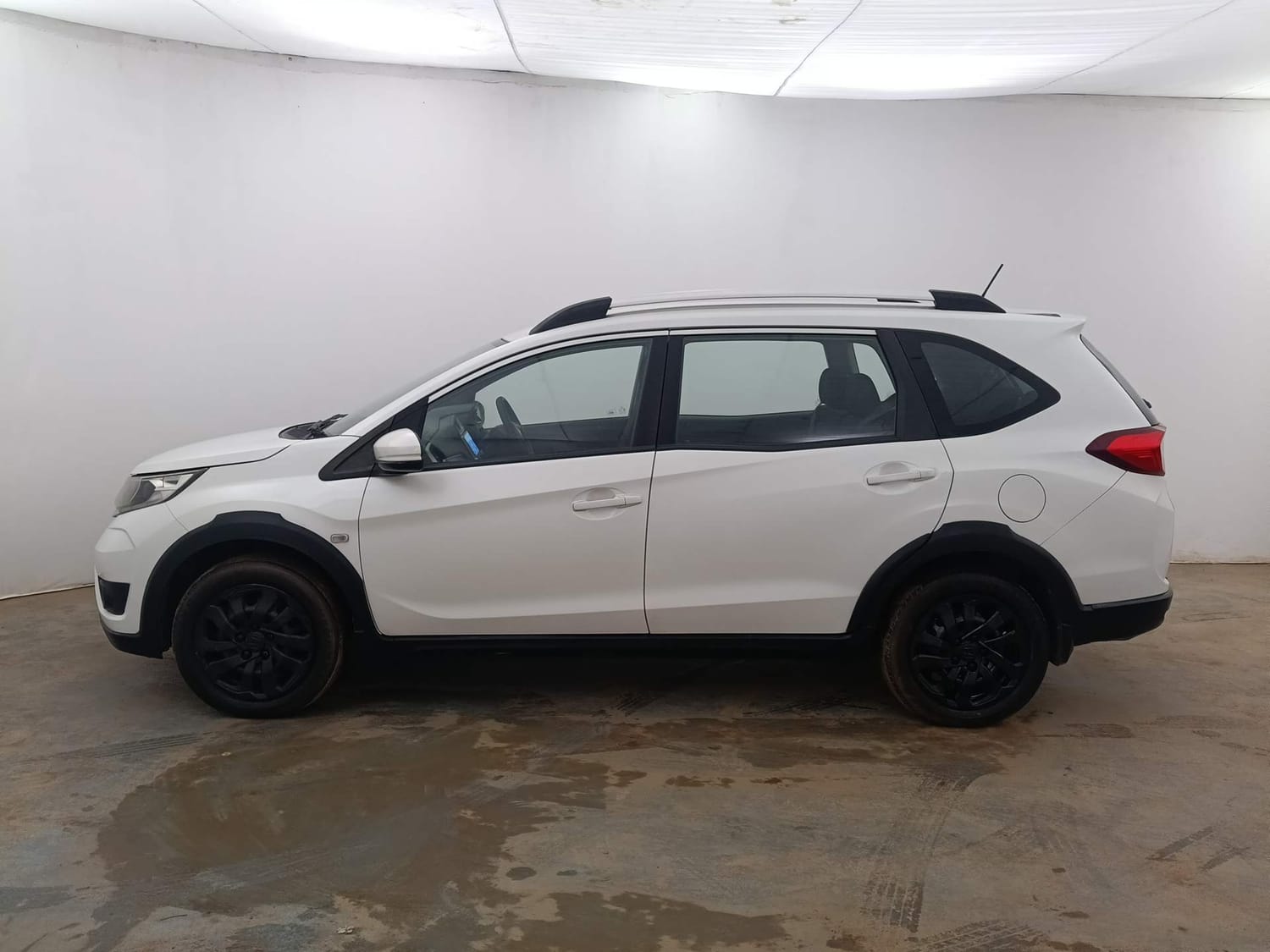 Used 2016 Honda BR-V S Petrol Petrol Manual exterior LEFT SIDE VIEW