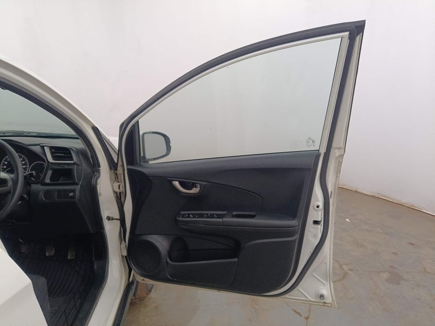 Used 2016 Honda BR-V S Petrol Petrol Manual interior RIGHT FRONT DOOR OPEN VIEW