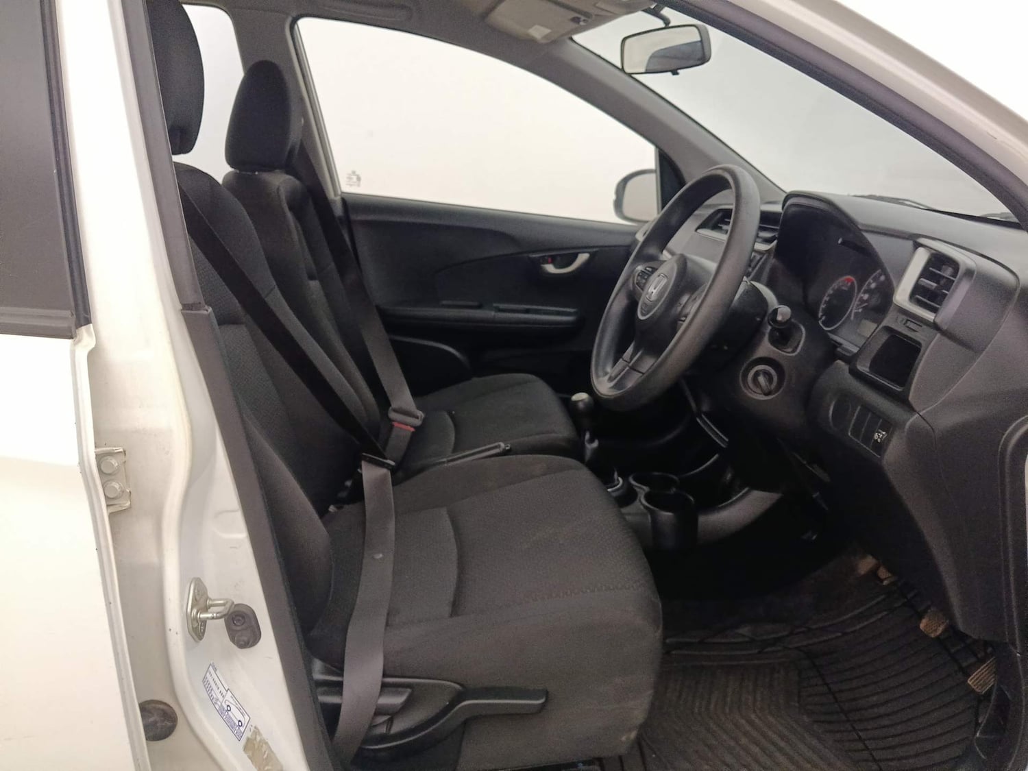 Used 2016 Honda BR-V S Petrol Petrol Manual interior RIGHT SIDE FRONT DOOR CABIN VIEW