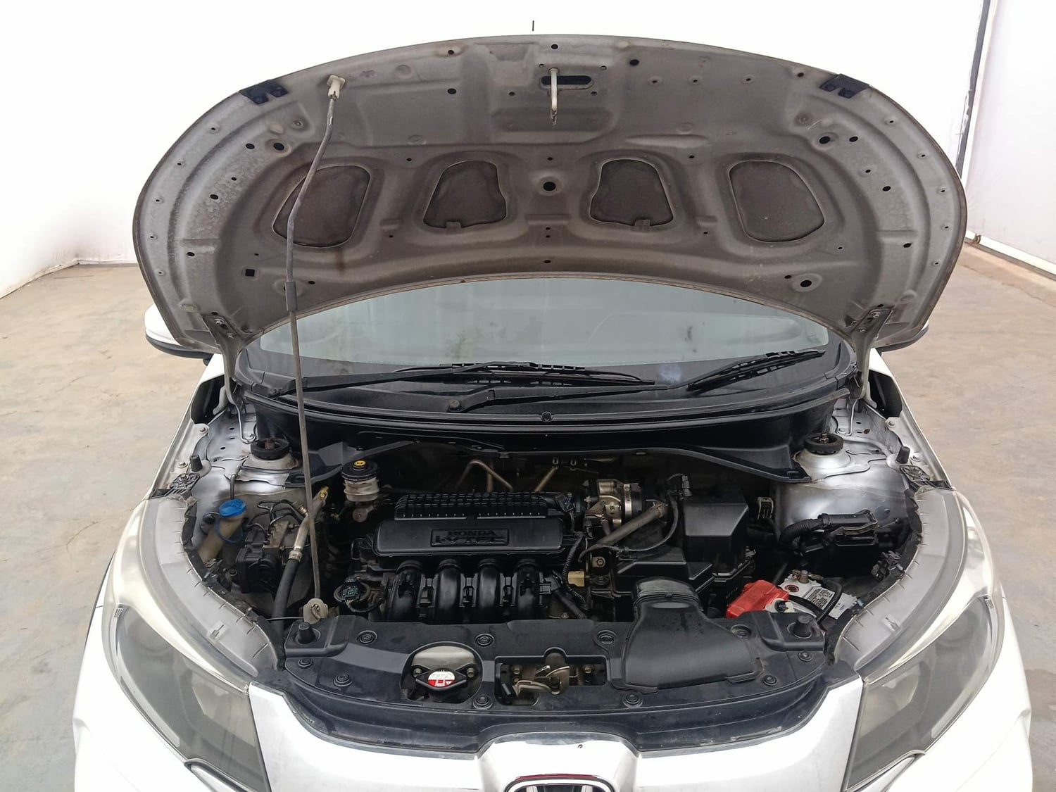 Used 2016 Honda BR-V S Petrol Petrol Manual engine ENGINE & BONNET OPEN FRONT VIEW