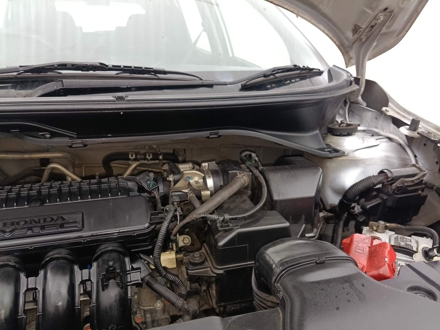 Used 2016 Honda BR-V S Petrol Petrol Manual engine ENGINE LEFT SIDE HINGE & APRON VIEW