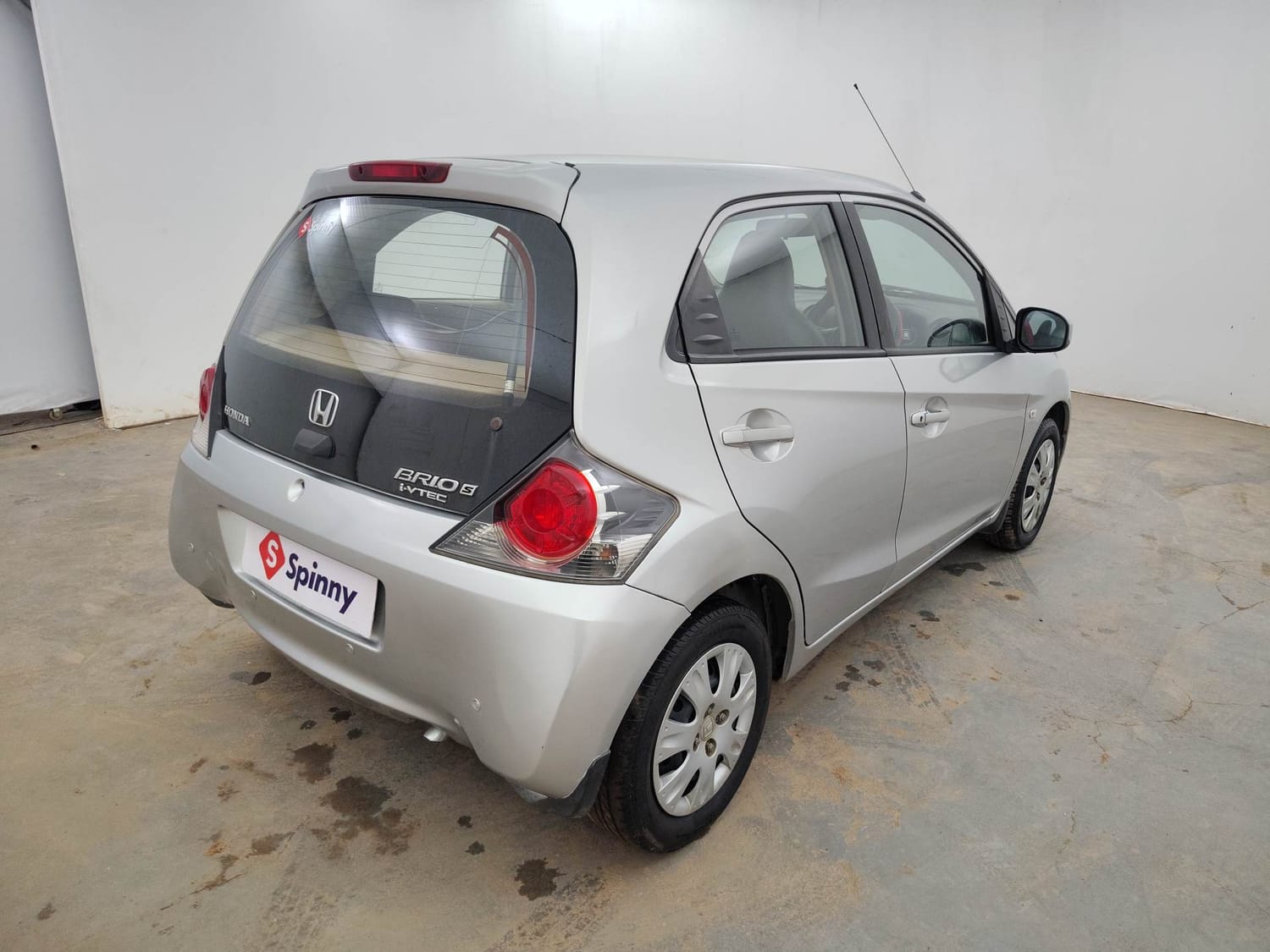 Used 2013 Honda Brio S MT Petrol Manual exterior RIGHT REAR CORNER VIEW