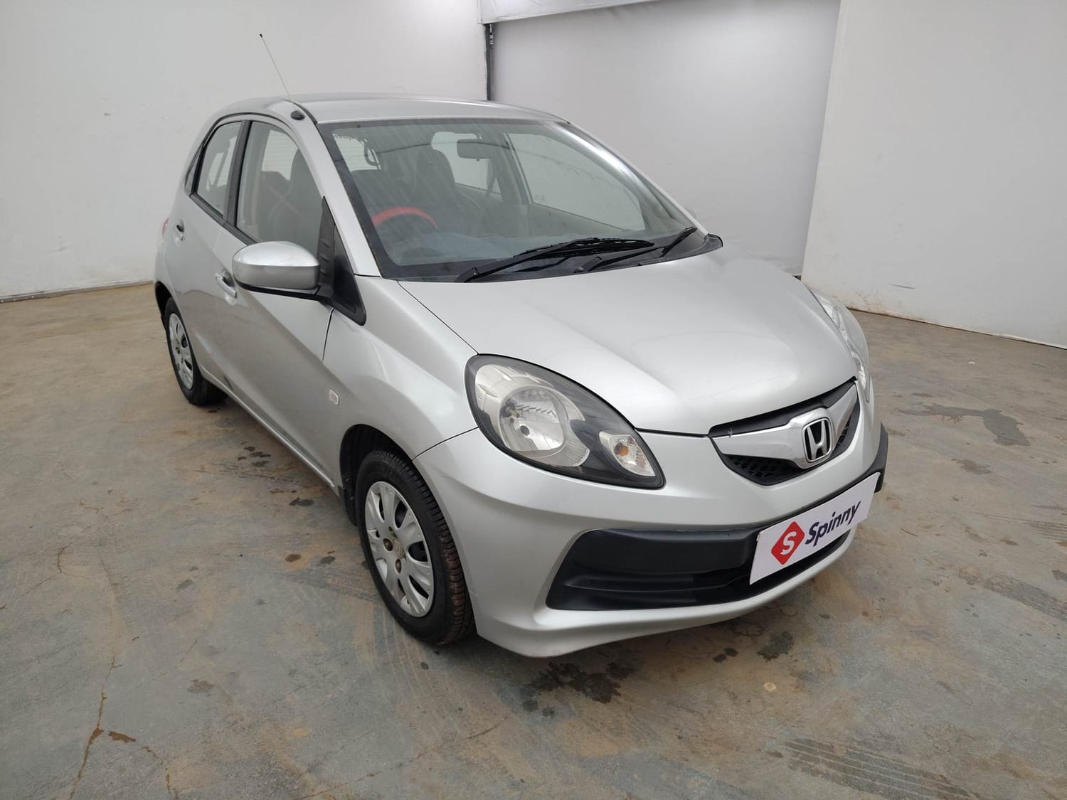 Used 2013 Honda Brio S MT Petrol Manual exterior RIGHT FRONT CORNER VIEW