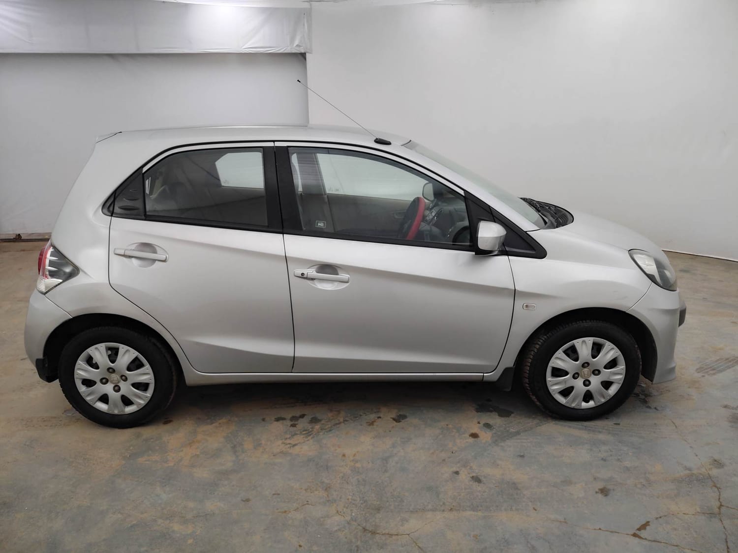 Used 2013 Honda Brio S MT Petrol Manual exterior RIGHT SIDE VIEW