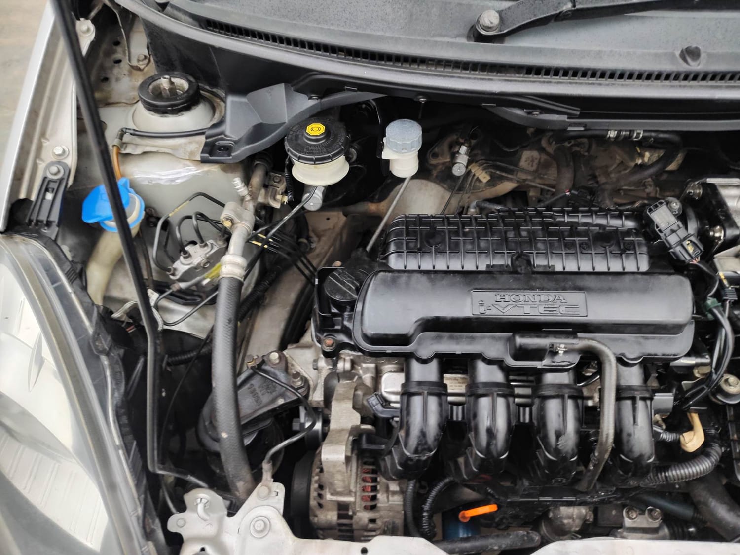 Used 2013 Honda Brio S MT Petrol Manual engine ENGINE RIGHT SIDE VIEW