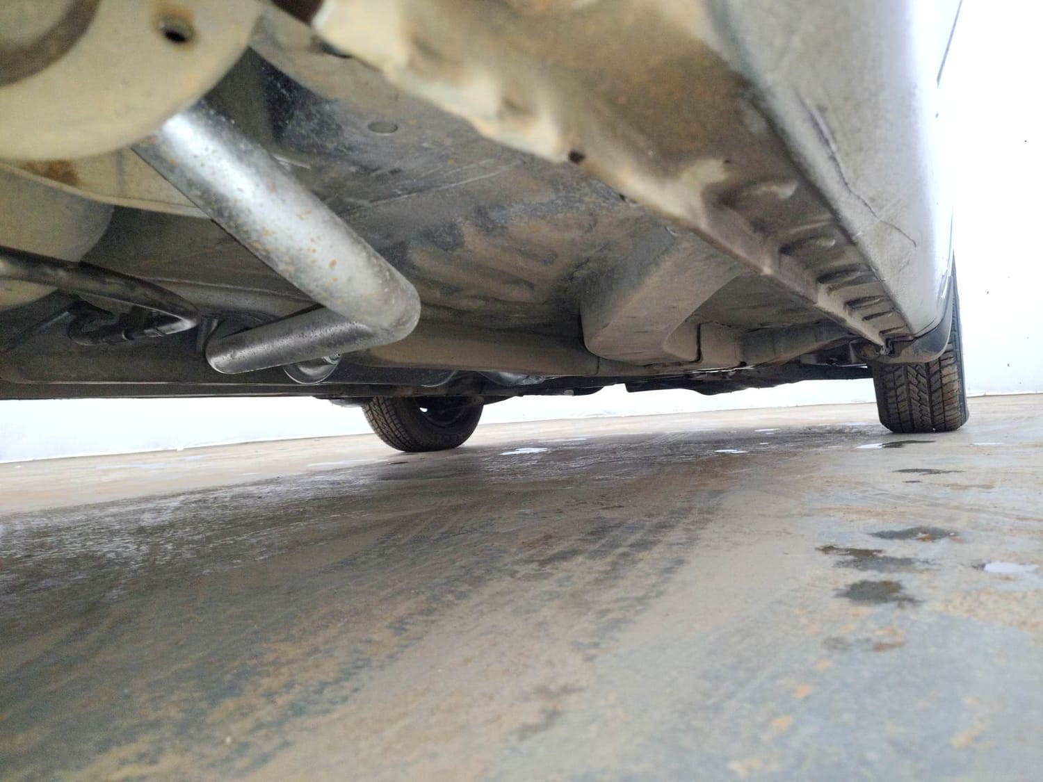 Used 2013 Honda Brio S MT Petrol Manual extra REAR RIGHT UNDERBODY VIEW