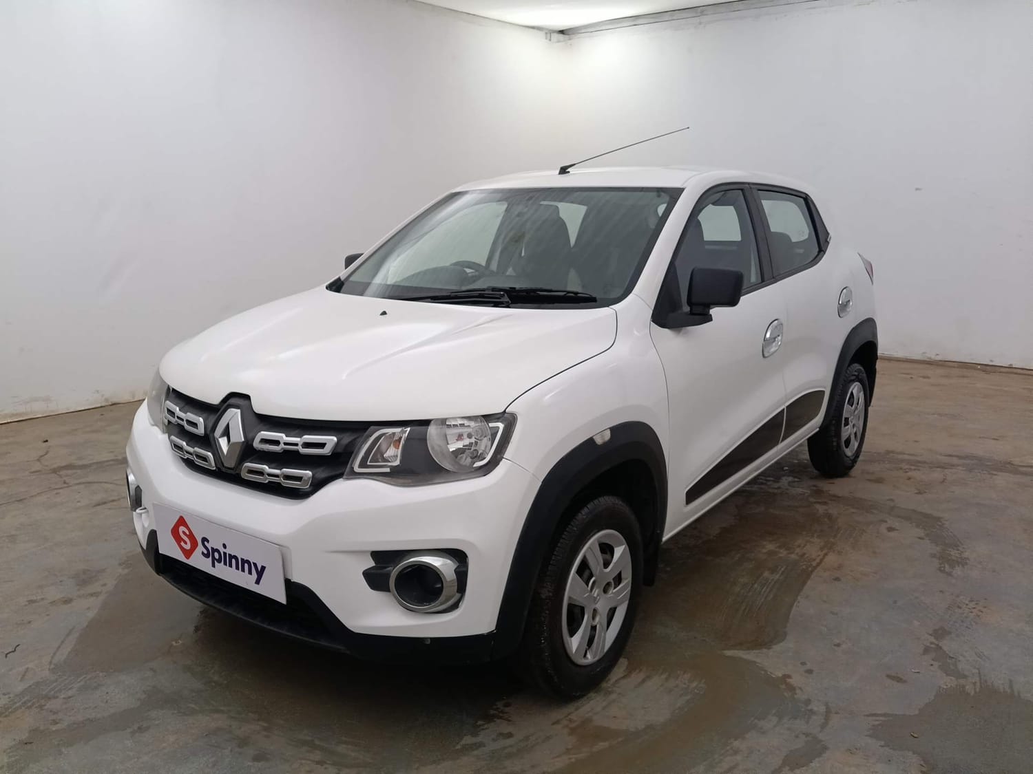 Used 2015 Renault Kwid RXL Petrol Manual exterior LEFT FRONT CORNER VIEW