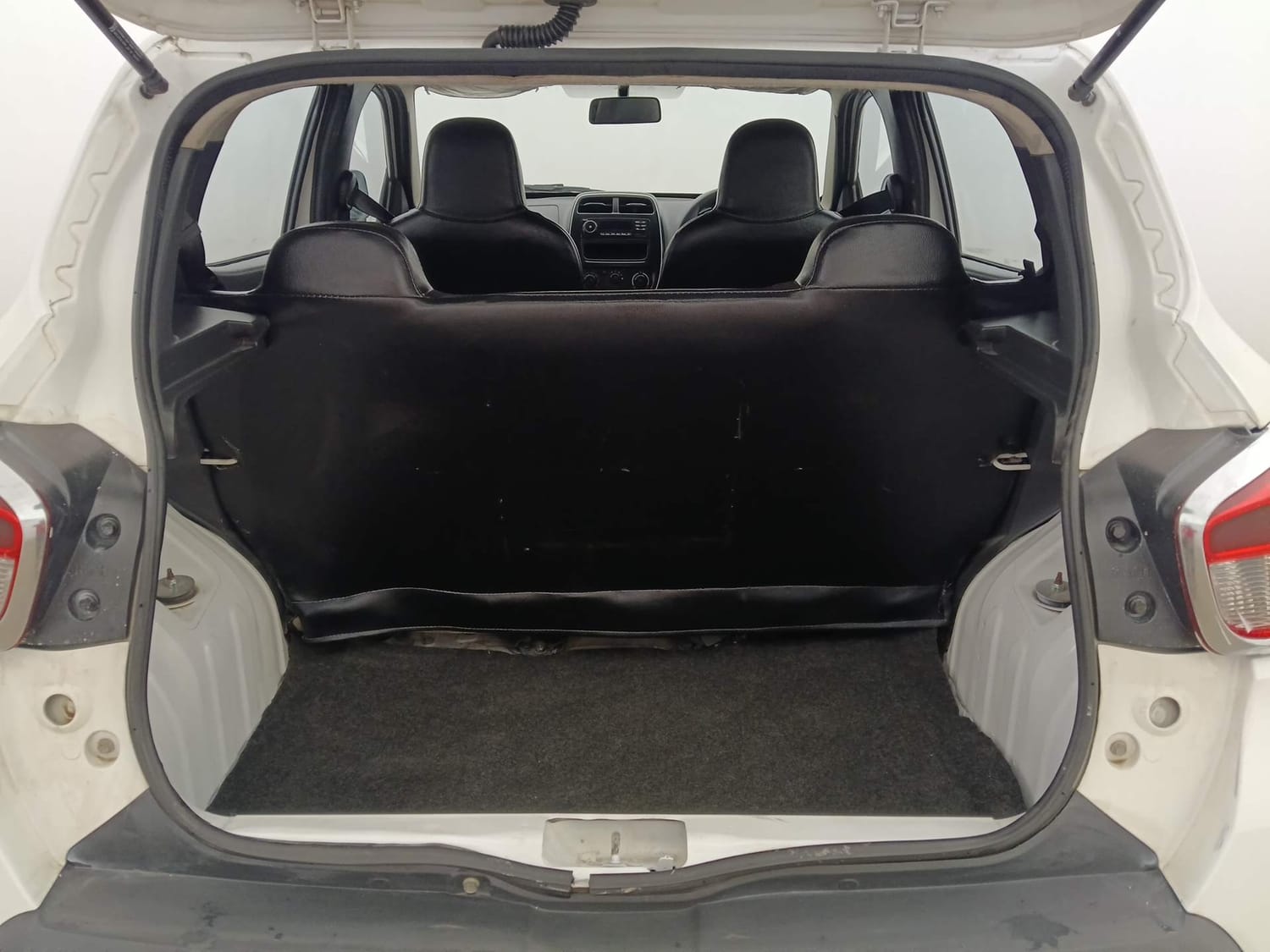 Used 2015 Renault Kwid RXL Petrol Manual interior DICKY INSIDE VIEW