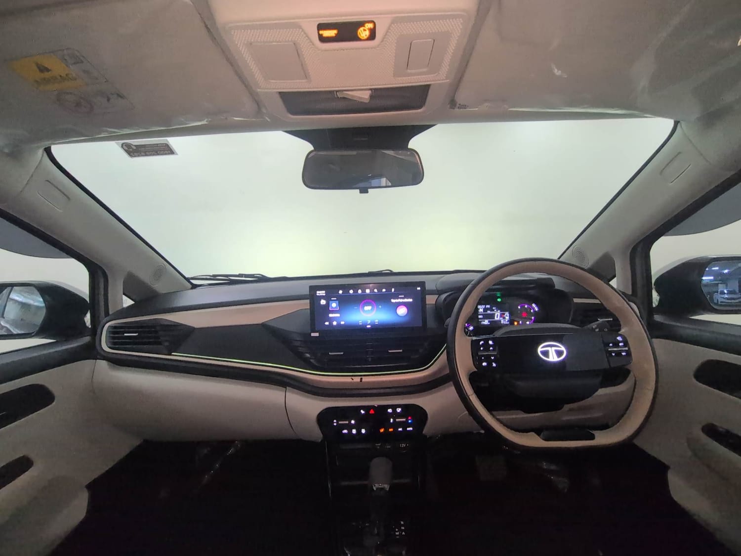 Used 2025 Tata Altroz Creative Petrol 5AMT Petrol Automatic interior DASHBOARD VIEW