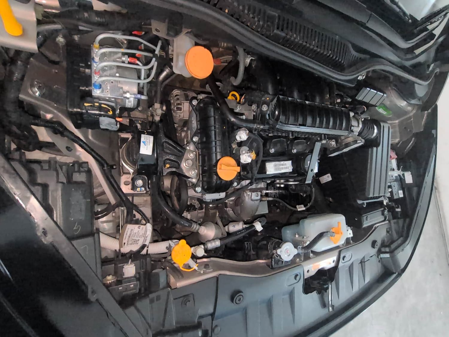 Used 2025 Tata Altroz Creative Petrol 5AMT Petrol Automatic engine ENGINE RIGHT SIDE VIEW