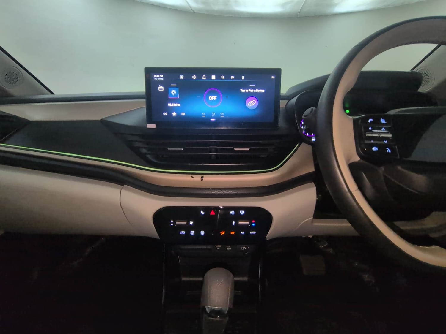 Used 2025 Tata Altroz Creative Petrol 5AMT Petrol Automatic interior MUSIC SYSTEM & AC CONTROL VIEW