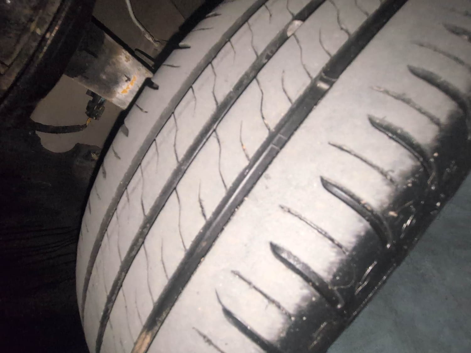 Used 2025 Tata Altroz Creative Petrol 5AMT Petrol Automatic tyres LEFT FRONT TYRE TREAD VIEW