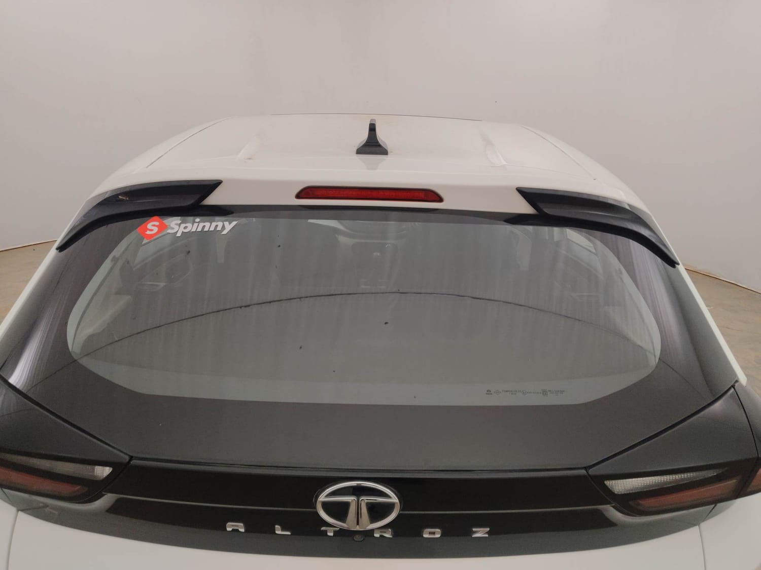 Used 2023 Tata Altroz XM Plus (S) Petrol Manual exterior BACK WINDSHIELD VIEW