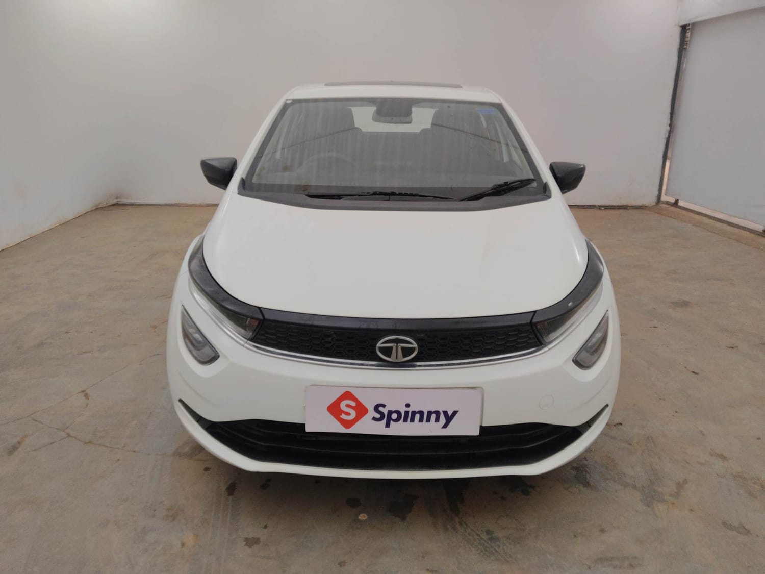 Used 2023 Tata Altroz XM Plus (S) Petrol Manual exterior FRONT VIEW