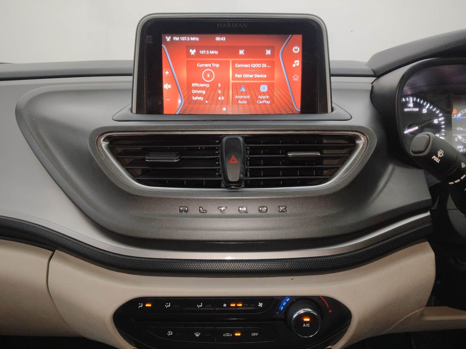 Used 2023 Tata Altroz XM Plus (S) Petrol Manual interior MUSIC SYSTEM & AC CONTROL VIEW