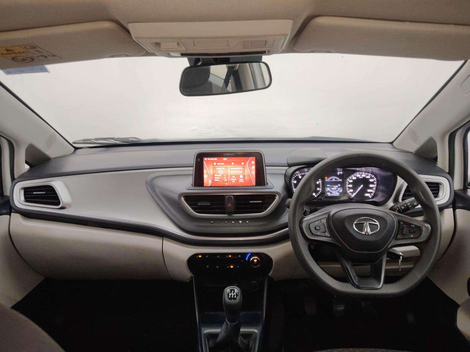 Used 2023 Tata Altroz XM Plus (S) Petrol Manual interior DASHBOARD VIEW