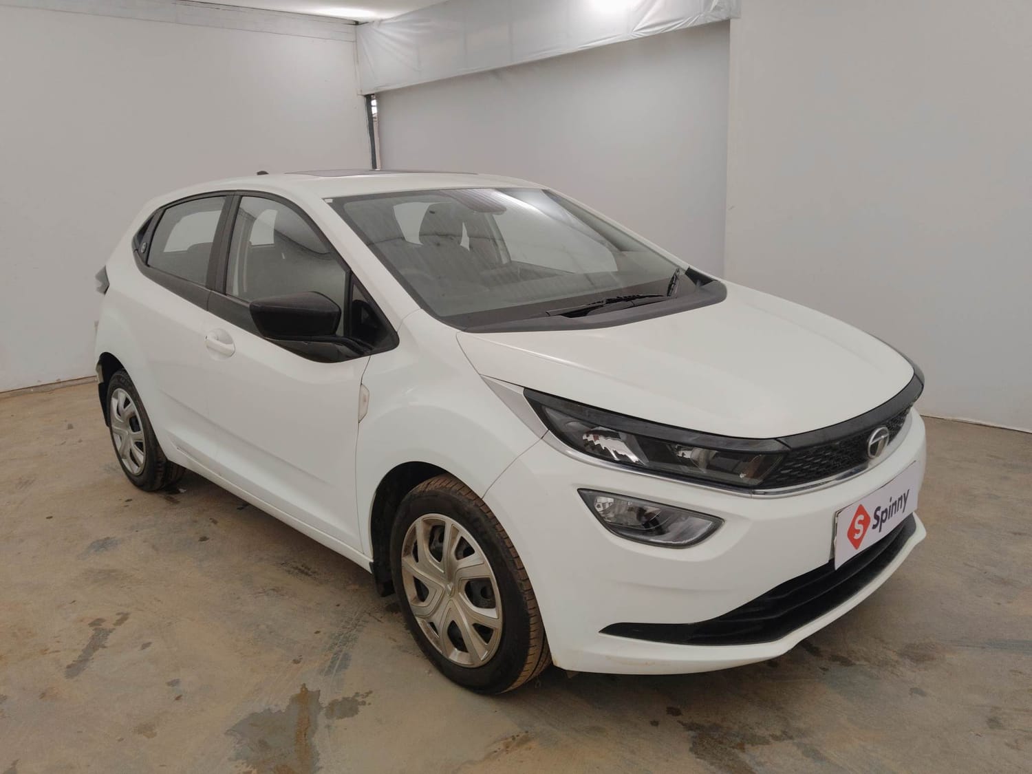 Used 2023 Tata Altroz XM Plus (S) Petrol Manual exterior RIGHT FRONT CORNER VIEW