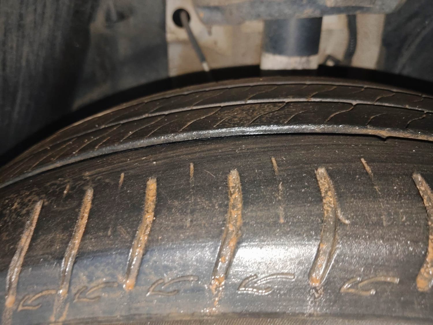 Used 2023 Tata Altroz XM Plus (S) Petrol Manual tyres RIGHT FRONT TYRE TREAD VIEW