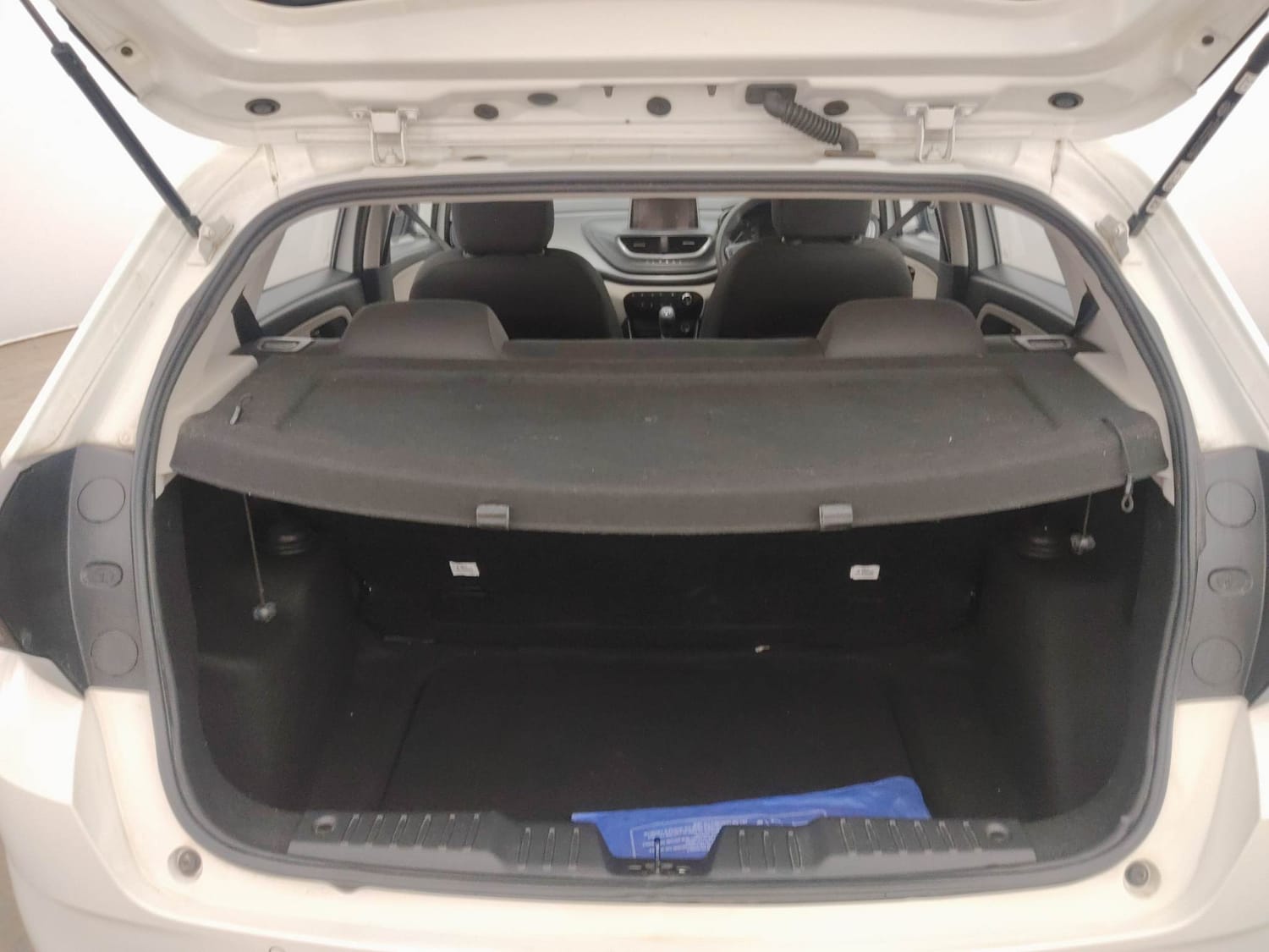Used 2023 Tata Altroz XM Plus (S) Petrol Manual interior DICKY INSIDE VIEW