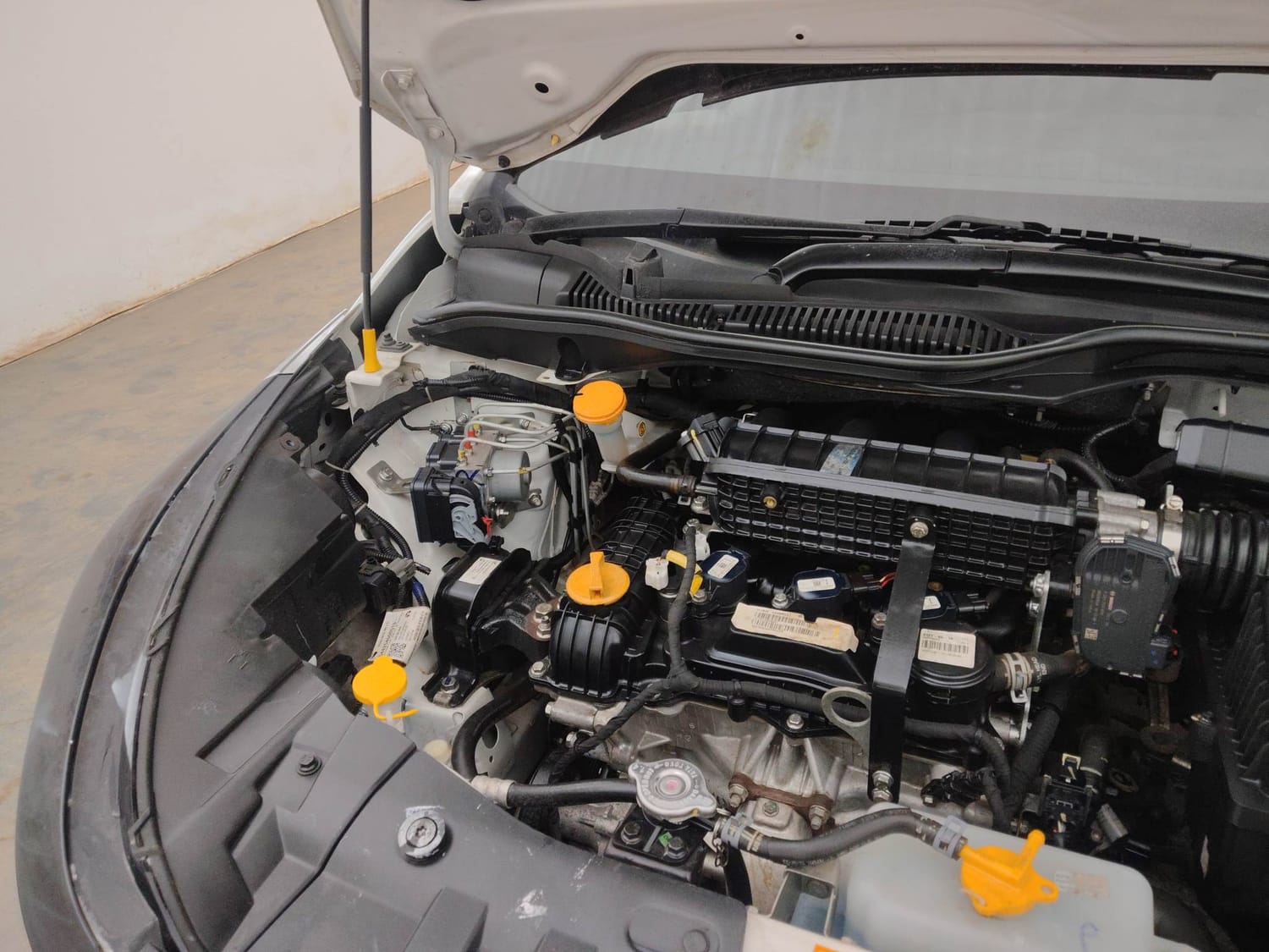 Used 2023 Tata Altroz XM Plus (S) Petrol Manual engine ENGINE RIGHT SIDE VIEW